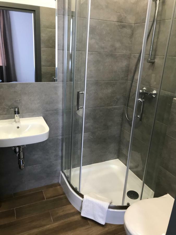 7 Rooms Mtp Poznań Kültér fotó