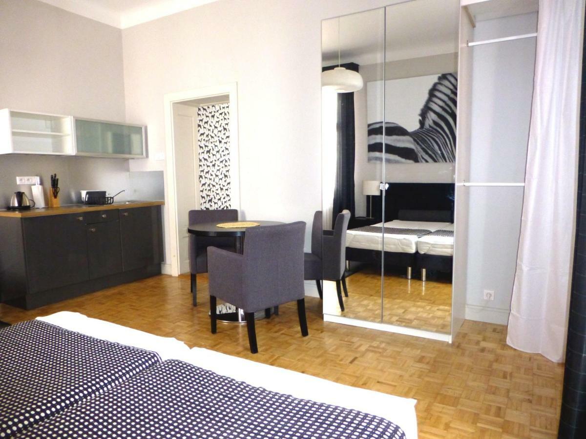 7 Rooms Mtp Poznań Kültér fotó